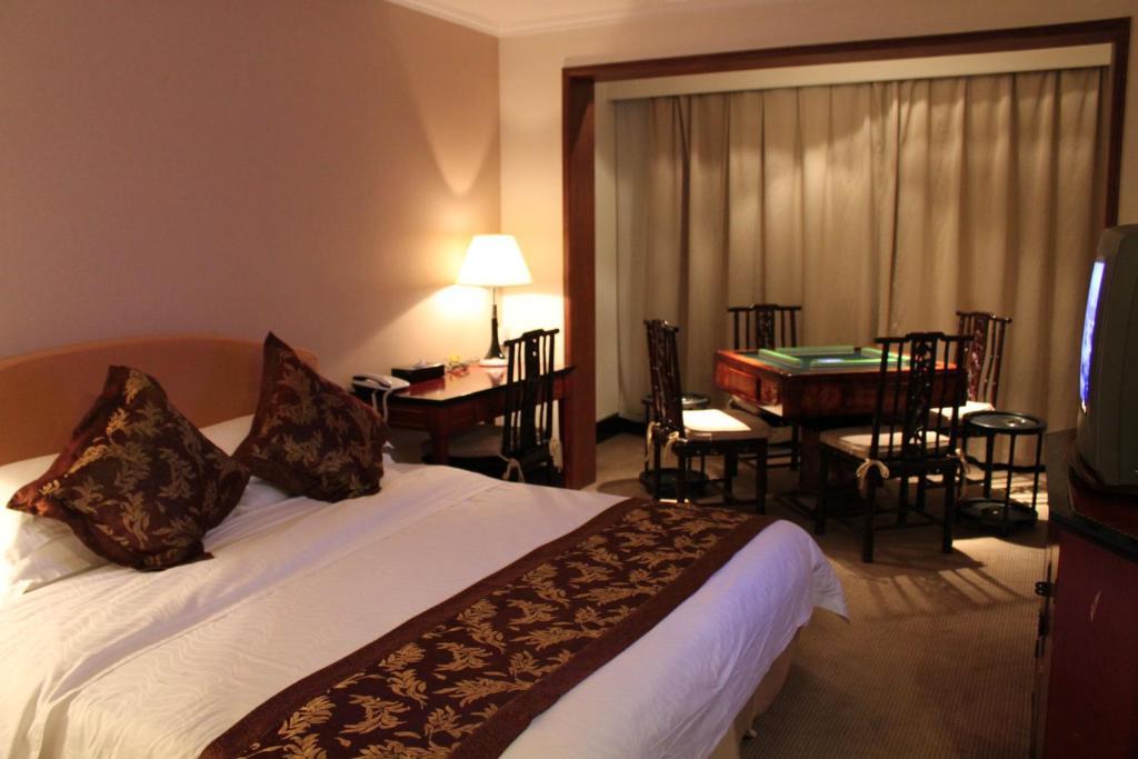 Garden Hotel سوجو الغرفة الصورة