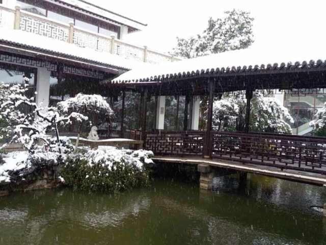Garden Hotel سوجو المظهر الخارجي الصورة